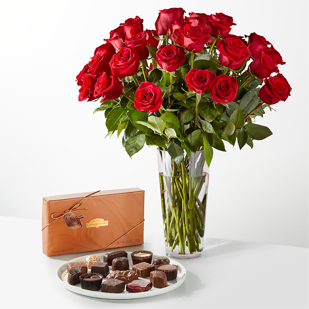 Romantic Long Stem Red Rose Bouquet Bundles – Hallmark Flower Shoppe, Panama City FL