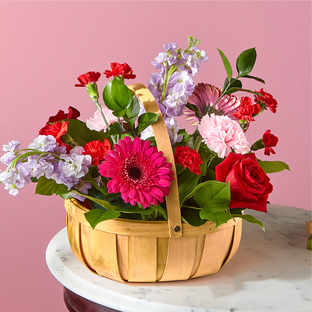 Pink Picnic Basket – Hallmark Flower Shoppe, Panama City FL